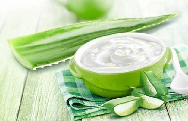 cách làm trắng da mặt bằng nha đam 
