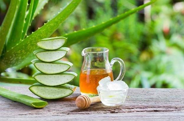 cách làm trắng da mặt bằng nha đam 