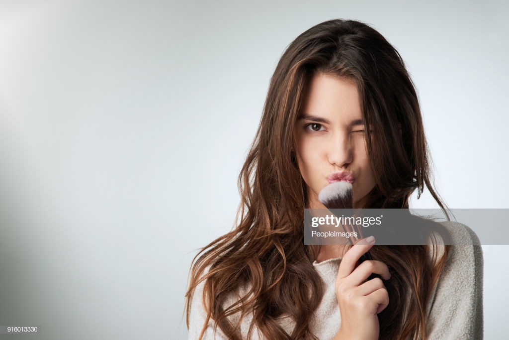 Sử dụng phấn bột thay vì phấn nén