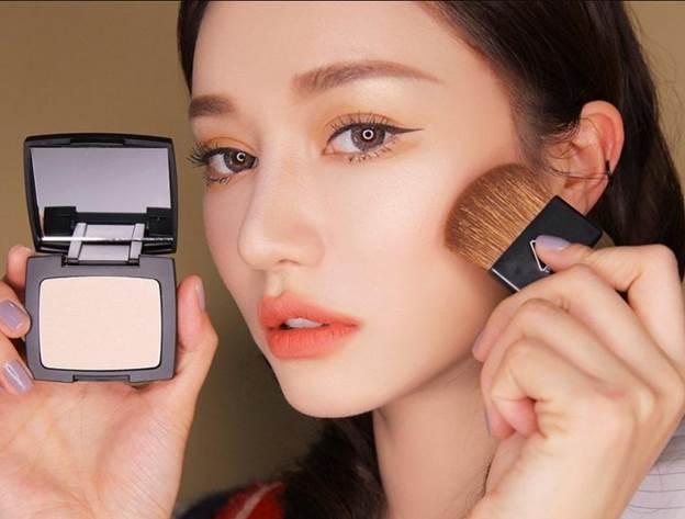 cách trang điểm cho da mụn đơn giản mà hiệu quả