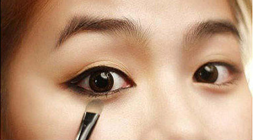 Cách trang điểm dự tiệc đơn giản lâu trôi cho chị em phụ nữ
