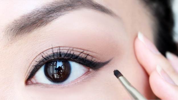 Xinh như mộng với 7 cách trang điểm mắt 2 mí to tròn như mắt bồ câu