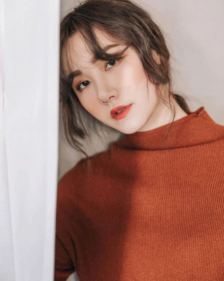 cách trang điểm môi dày thành mỏng