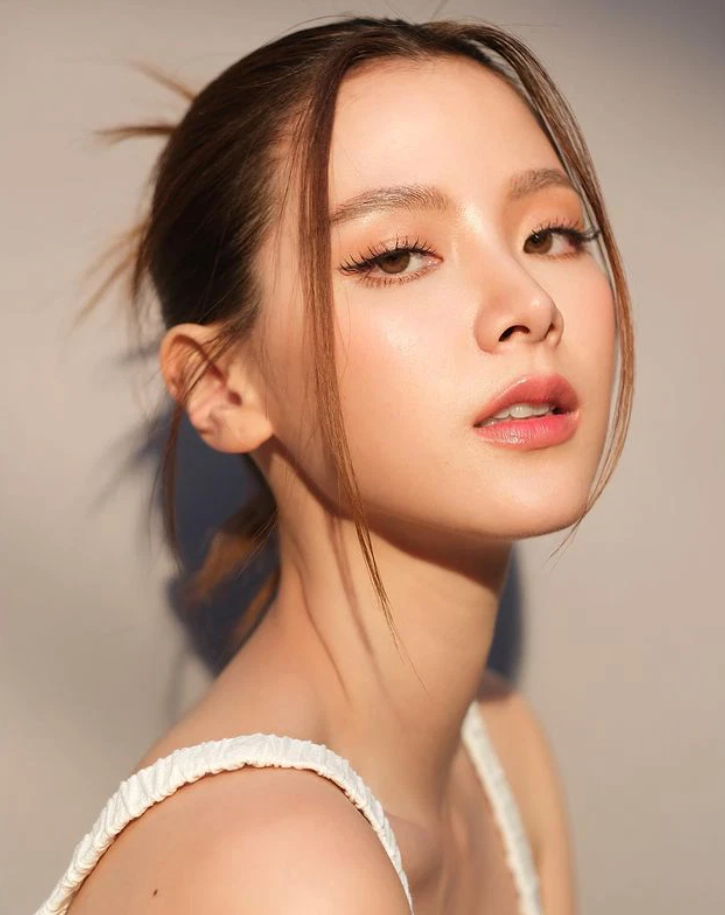 Cách trang điểm nhẹ nhàng