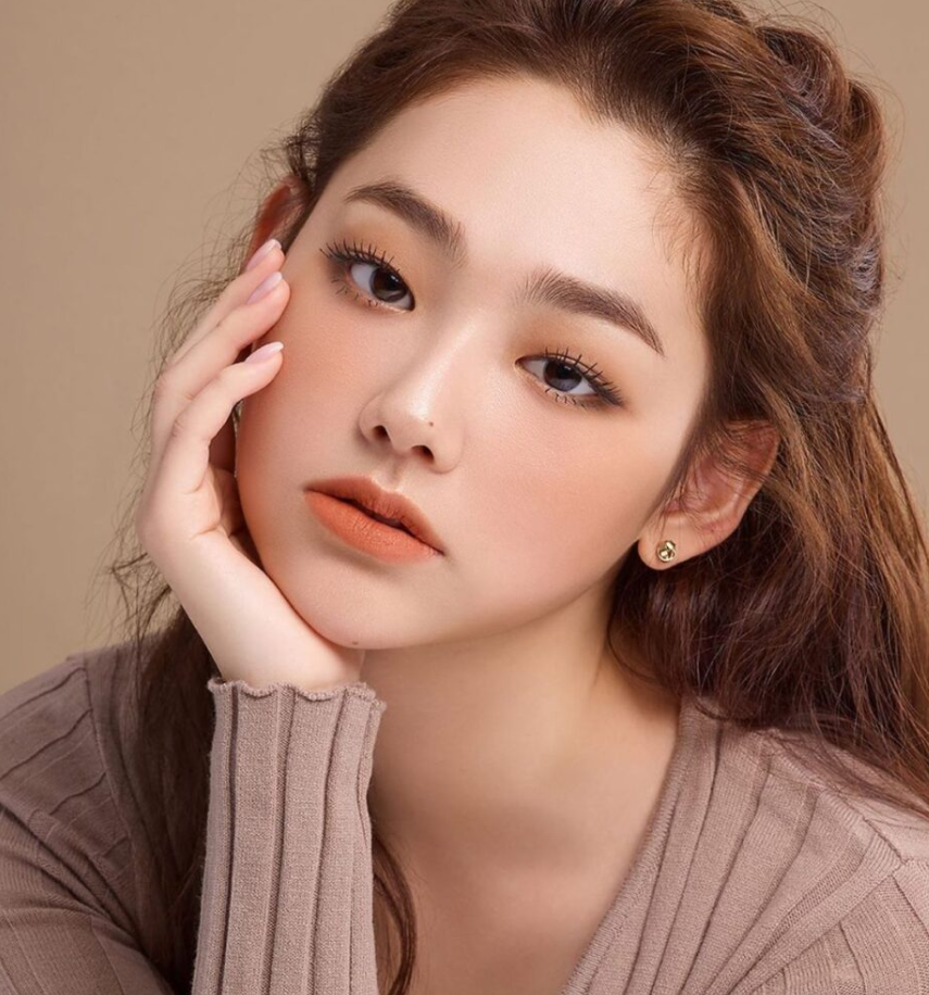 Cách trang điểm nhẹ nhàng