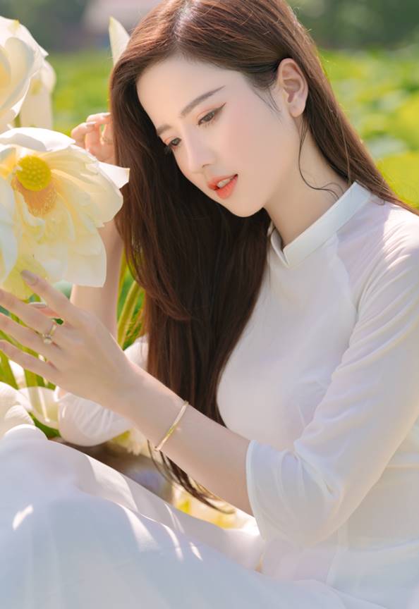 Cách trang điểm phù hợp với áo dài