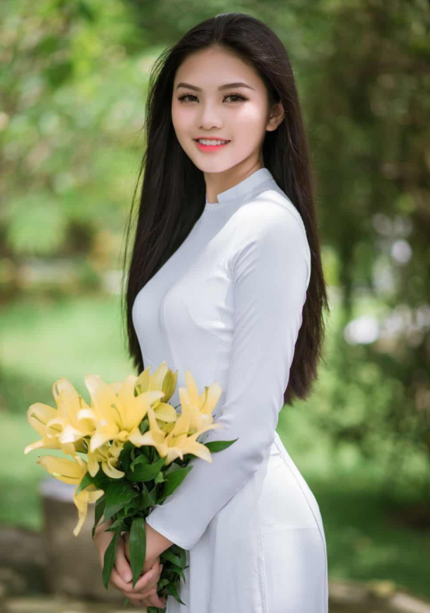 Cách trang điểm phù hợp với áo dài