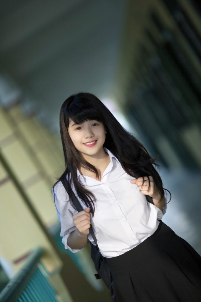 Bật mí cách trang điểm tự nhiên khi đi học cho các teen girl 