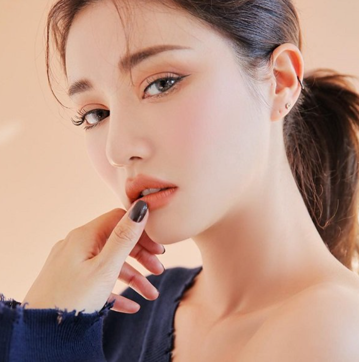 Cách vẽ eyeliner cho người mới