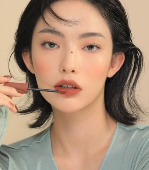 chọn son hợp với độ tuổi và tone da