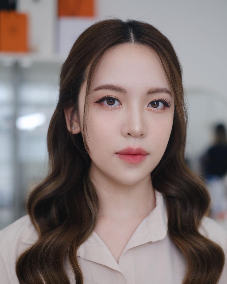 Đi phỏng vấn có nên trang điểm