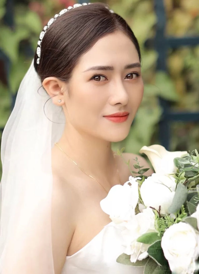 Giá trang điểm cô dâu 2023 