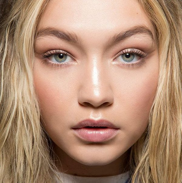 Highlight trong makeup giúp chị em trở nên nổi bật, ấn tượng hơn