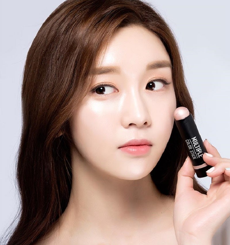 Phấn highlight phù hợp với những bạn có gương mặt bầu bĩnh