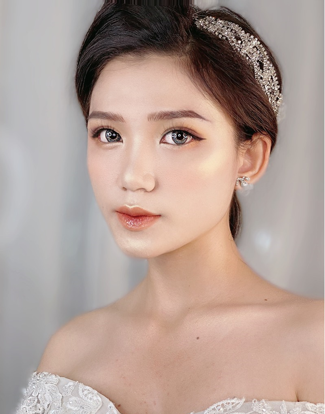 trang điểm cô dâu năm 2020