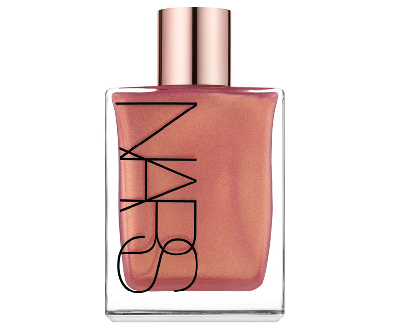 Dầu dưỡng Nars Orgasm Dry Body Oil chứa ánh nhũ vàng hồng cho làn da ẩm mượt và ánh lên ánh sáng lấp lánh