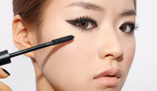 trang điểm mắt màu hồng