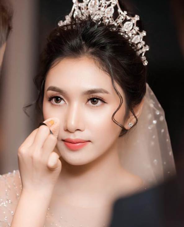 khóa học make up chuyên nghiệp có đắt không
