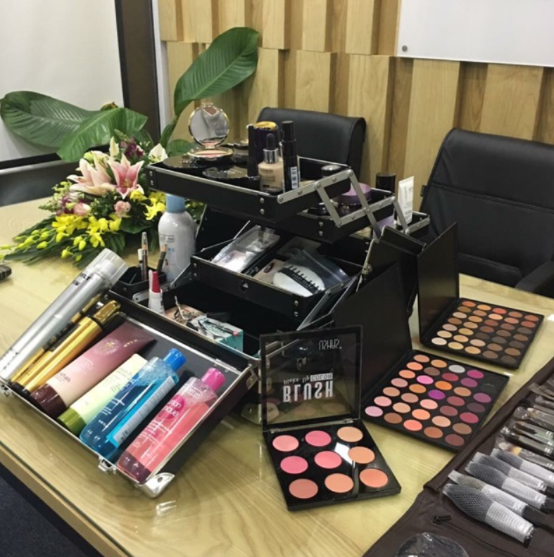 Khóa học makeup chuyên nghiệp bao tiền