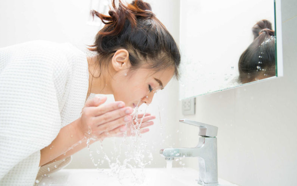 Làm sao vẽ chân mày phẩy sợi đẹp 