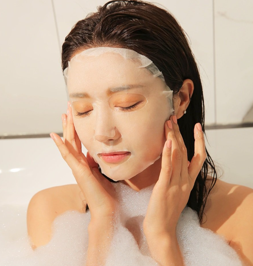 Làm thế nào cho mặt hết mốc sau khi trang điểm