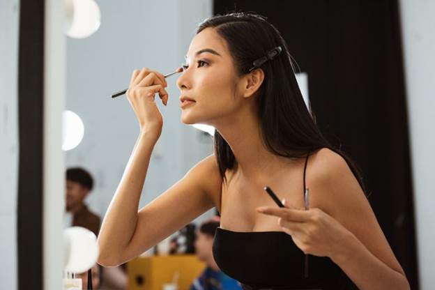Tự tin tỏa sáng nhờ tham gia lớp dạy trang điểm cá nhân tại Juhee Makeup 