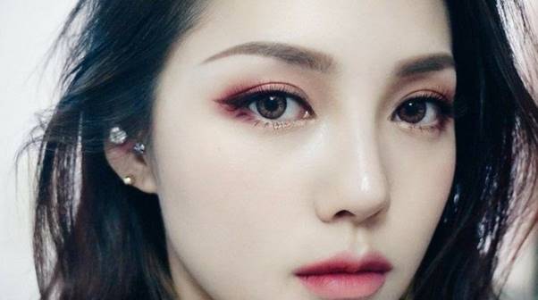 makeup bằng phấn nước chuẩn chuyên gia