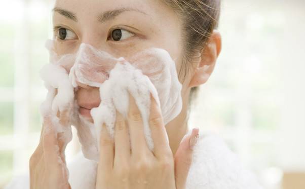 makeup bằng phấn nước chuẩn chuyên gia