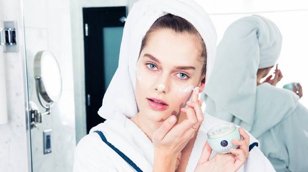makeup bằng phấn nước chuẩn chuyên gia