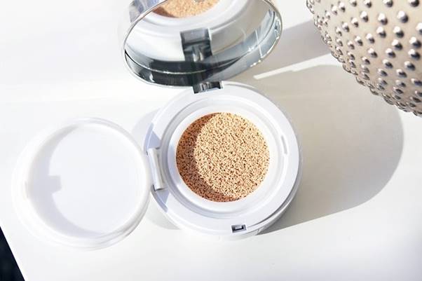 makeup bằng phấn nước chuẩn chuyên gia