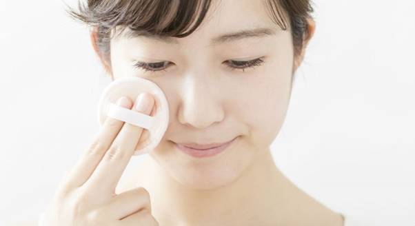 makeup bằng phấn nước chuẩn chuyên gia