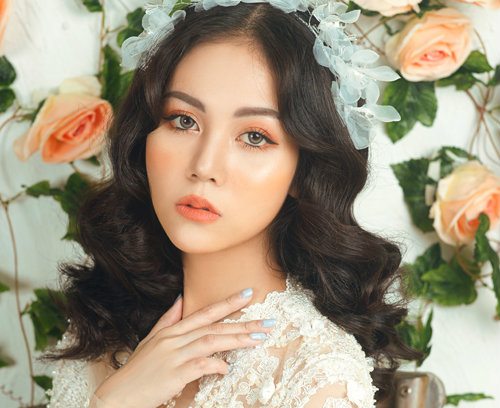 Trang điểm tông cam hồng