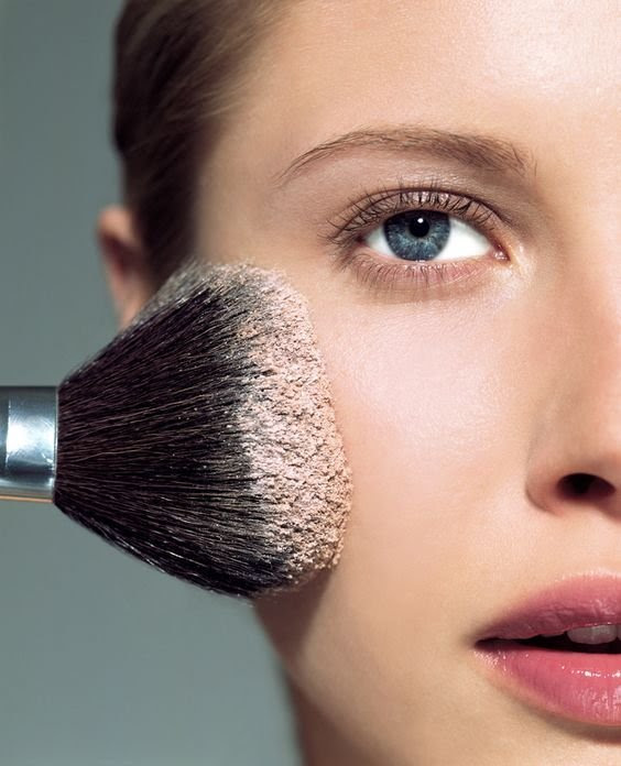Makeup kiểu nàng thơ khiến lông mày trông tự nhiên, cân đối hơn