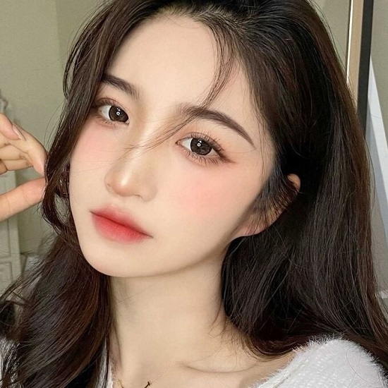 Makeup kỷ yếu tone cam đào