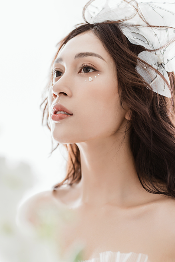 makeup mắt đính đá 