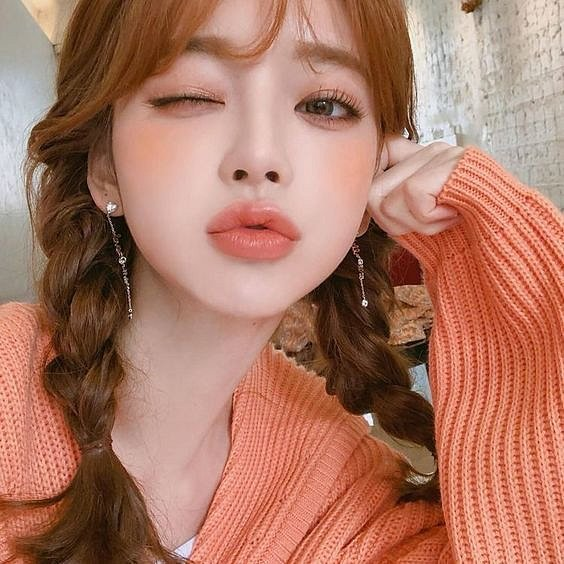makeup mắt tone màu hồng cam