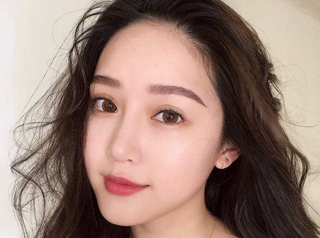Tạo nét với chân mày