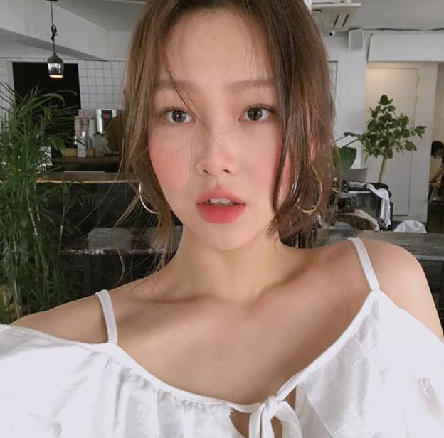 Đánh phấn má hồng đẹp