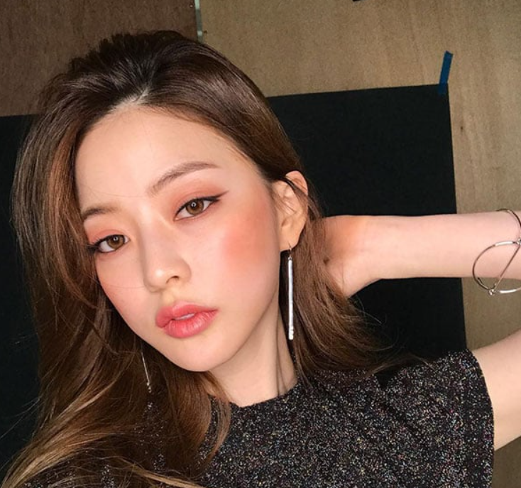 makeup tone cá tính 
