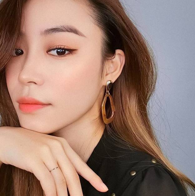 Điểm nhấn gương mặt với phấn hồng