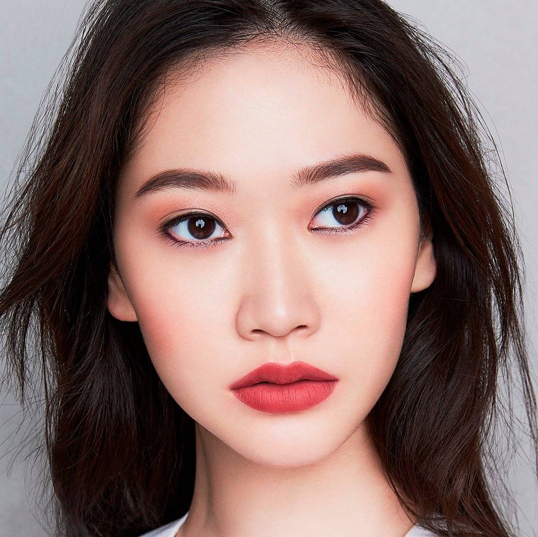 mẹo trang điểm da nhờn vào mùa hè
