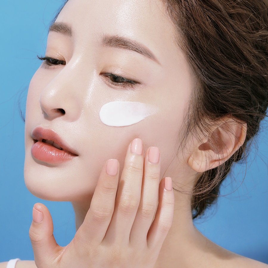 mẹo trang điểm da nhờn vào mùa hè
