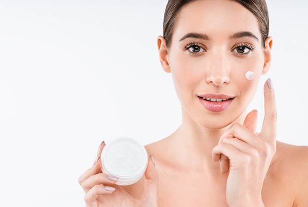 Các loại mỹ phẩm không nên mua khi trang điểm
