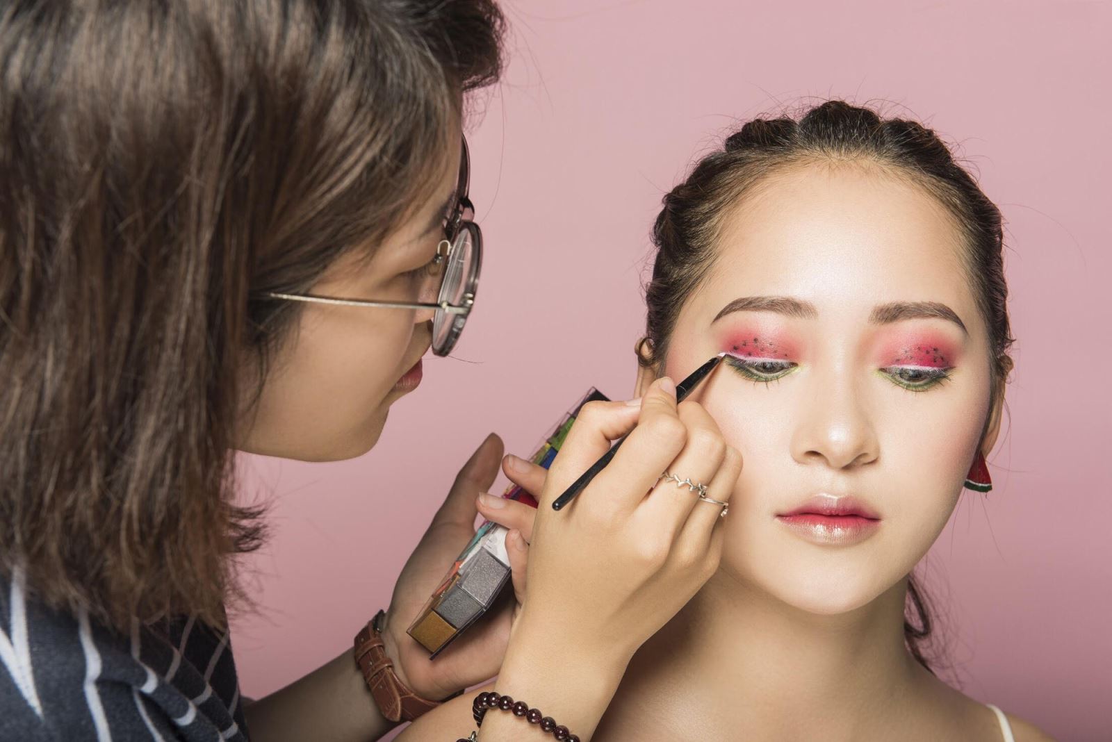 Những điều kiêng kỵ trong nghề makeup