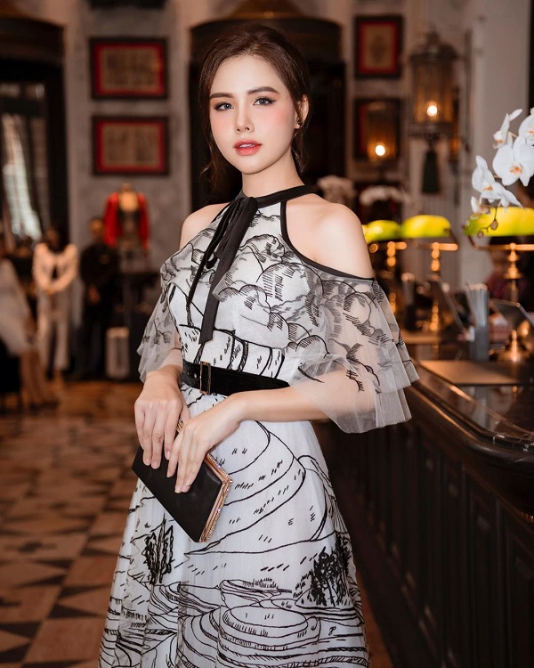 Trang điểm làm tóc đi đám cưới