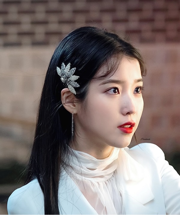 Học lỏm bà chủ "Hotel Del Luna" makeup sang chảnh 4