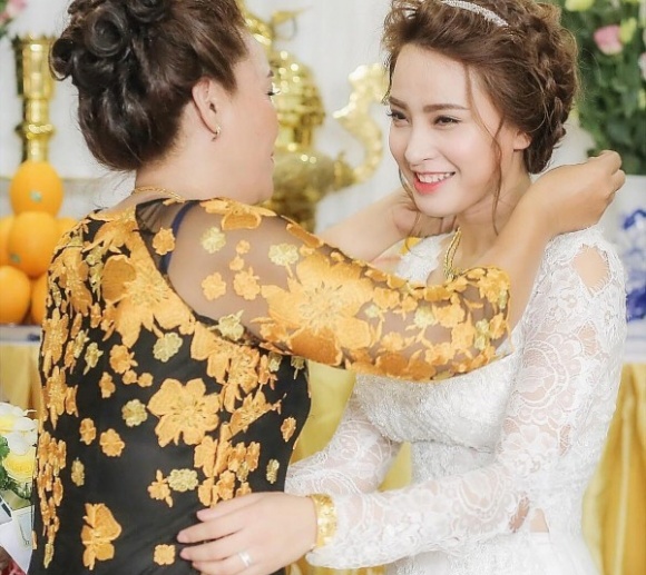 trang điểm mẹ chồng nàng dâu 2