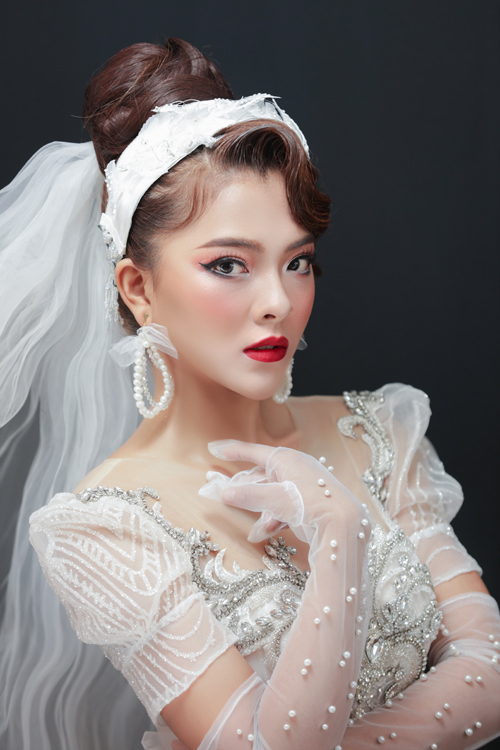 Trang điểm cô dâu tông màu đỏ 3