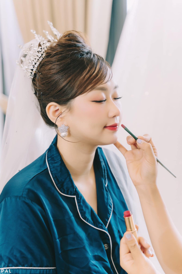 Tại sao nên chọn dịch vụ trang điểm tại nhà 