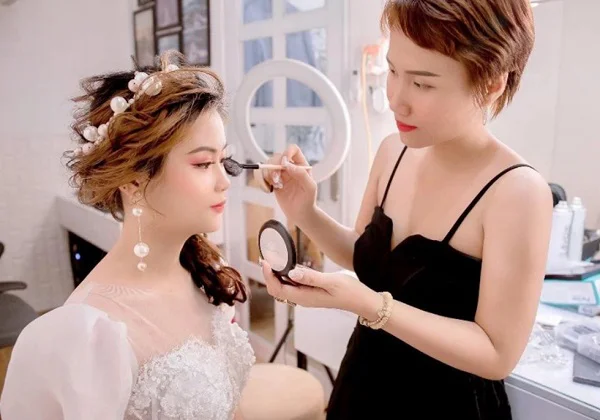 Thu nhập của nghề makeup có cao không